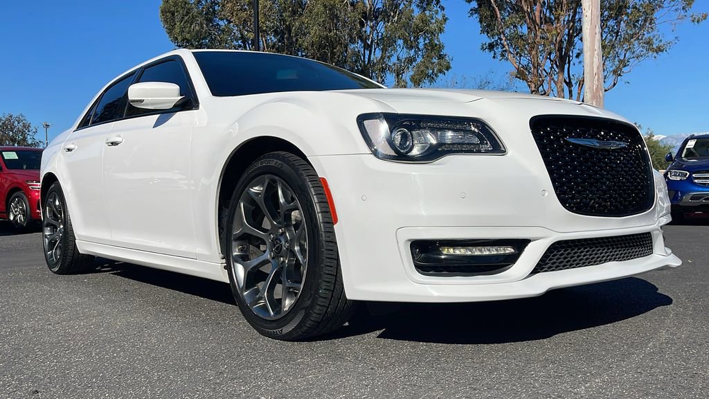 Used 2018 Chrysler 300 S w/ 300S Premium Group 2 image 5