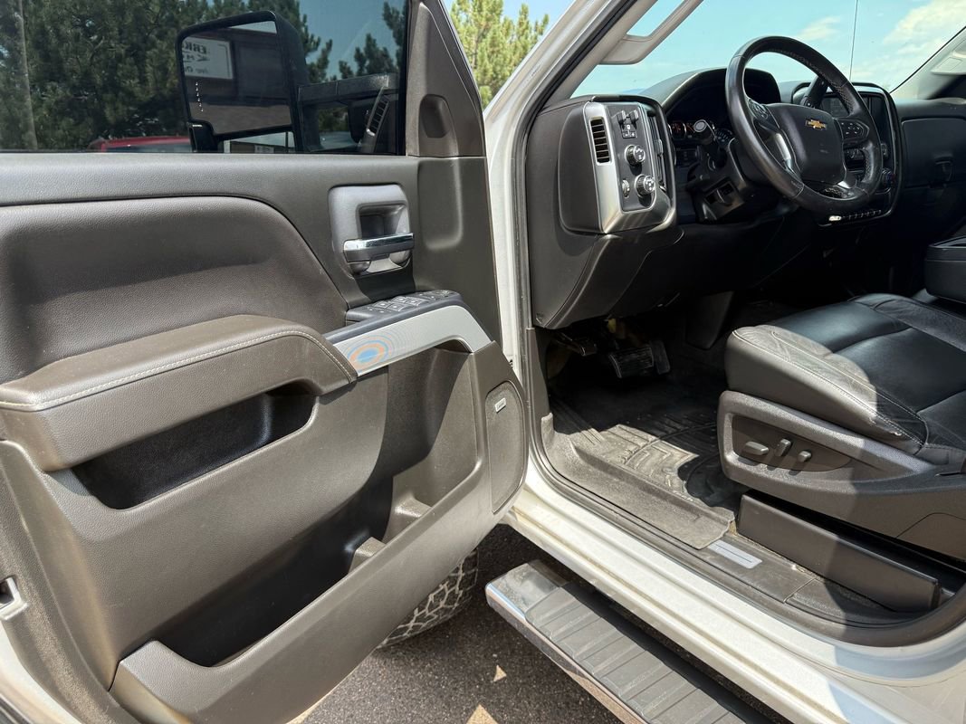 Used 2017 Chevrolet Silverado 2500 LT w/ LT Convenience Package image 16