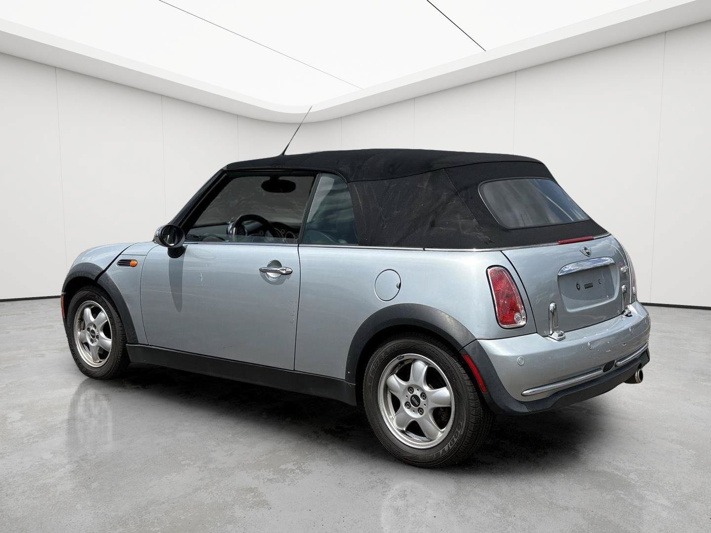Used 2005 MINI Cooper Convertible FWD image 6