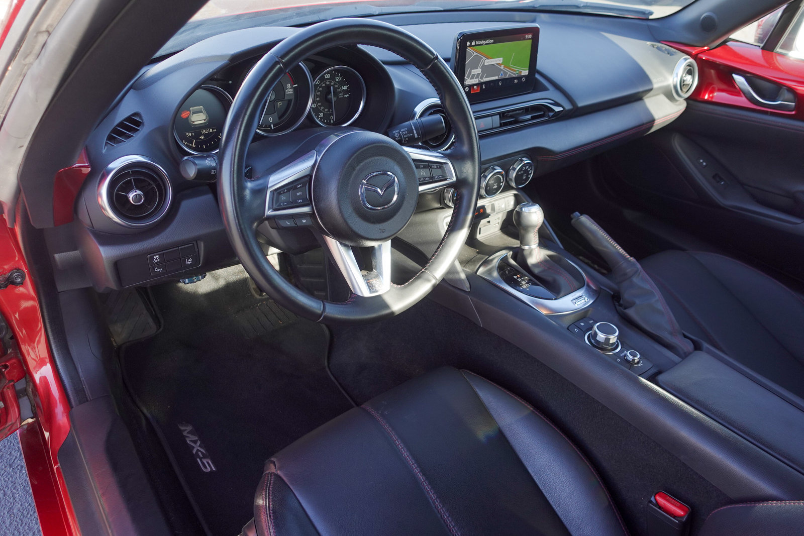 Used 2018 MAZDA MX-5 Miata RF Grand Touring RWD image 9