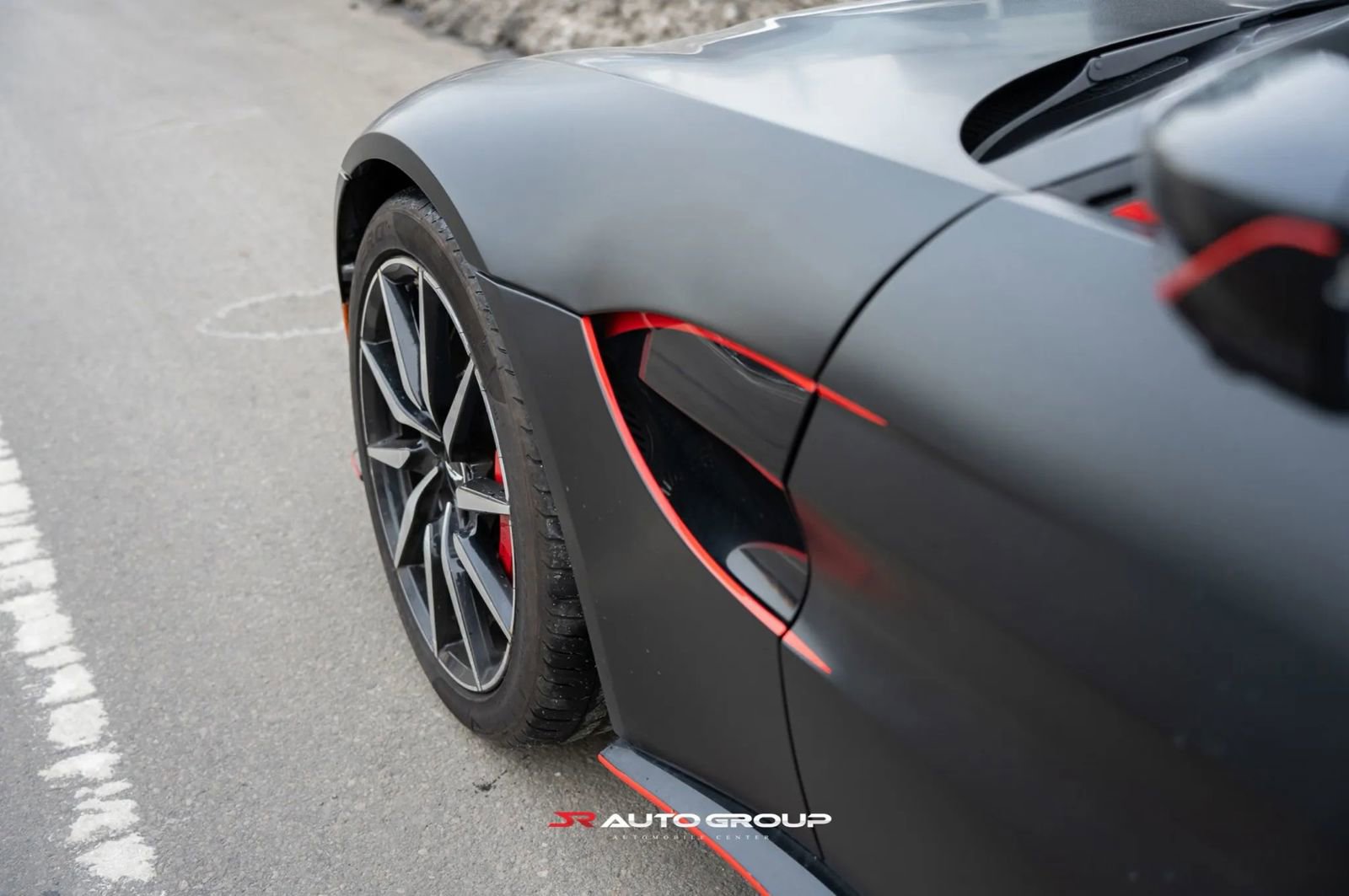 Used 2019 Aston Martin V8 Vantage Coupe image 4