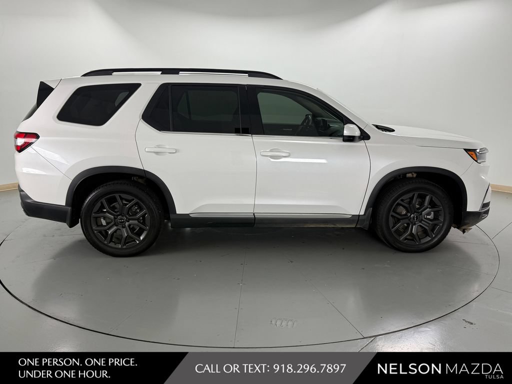 Used 2023 Honda Pilot Touring image 5