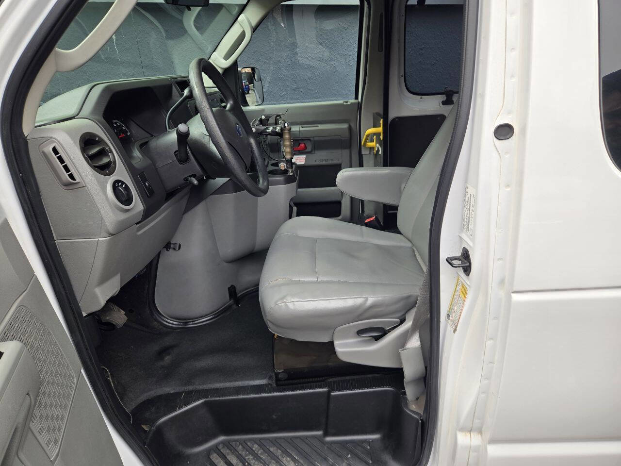 Used 2013 Ford E-250 and Econoline 250 w/ PWR Group image 12