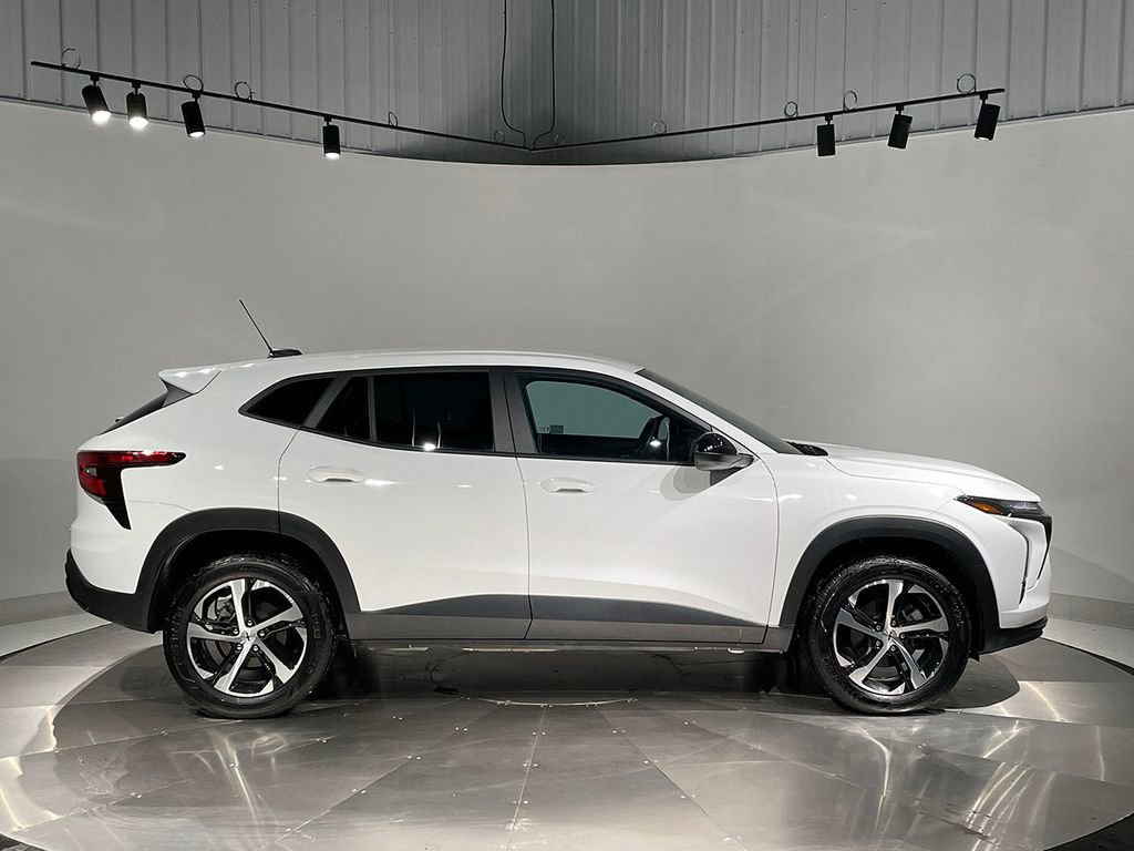 Used 2024 Chevrolet Trax RS w/ Driver Confidence Package image 10