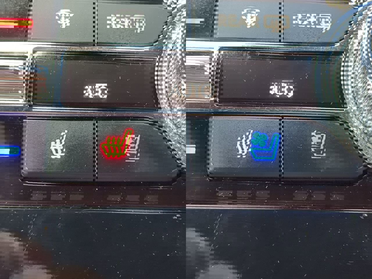 Used 2024 Lincoln Navigator Reserve image 25