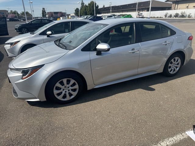 Used 2022 Toyota Corolla LE image 1