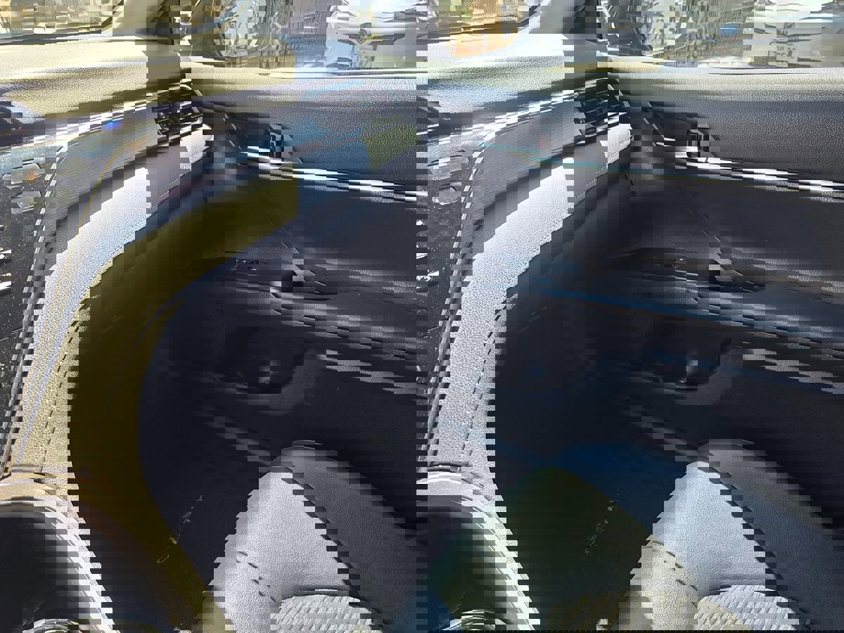 Used 2020 Toyota Camry SE w/ Convenience Package image 37