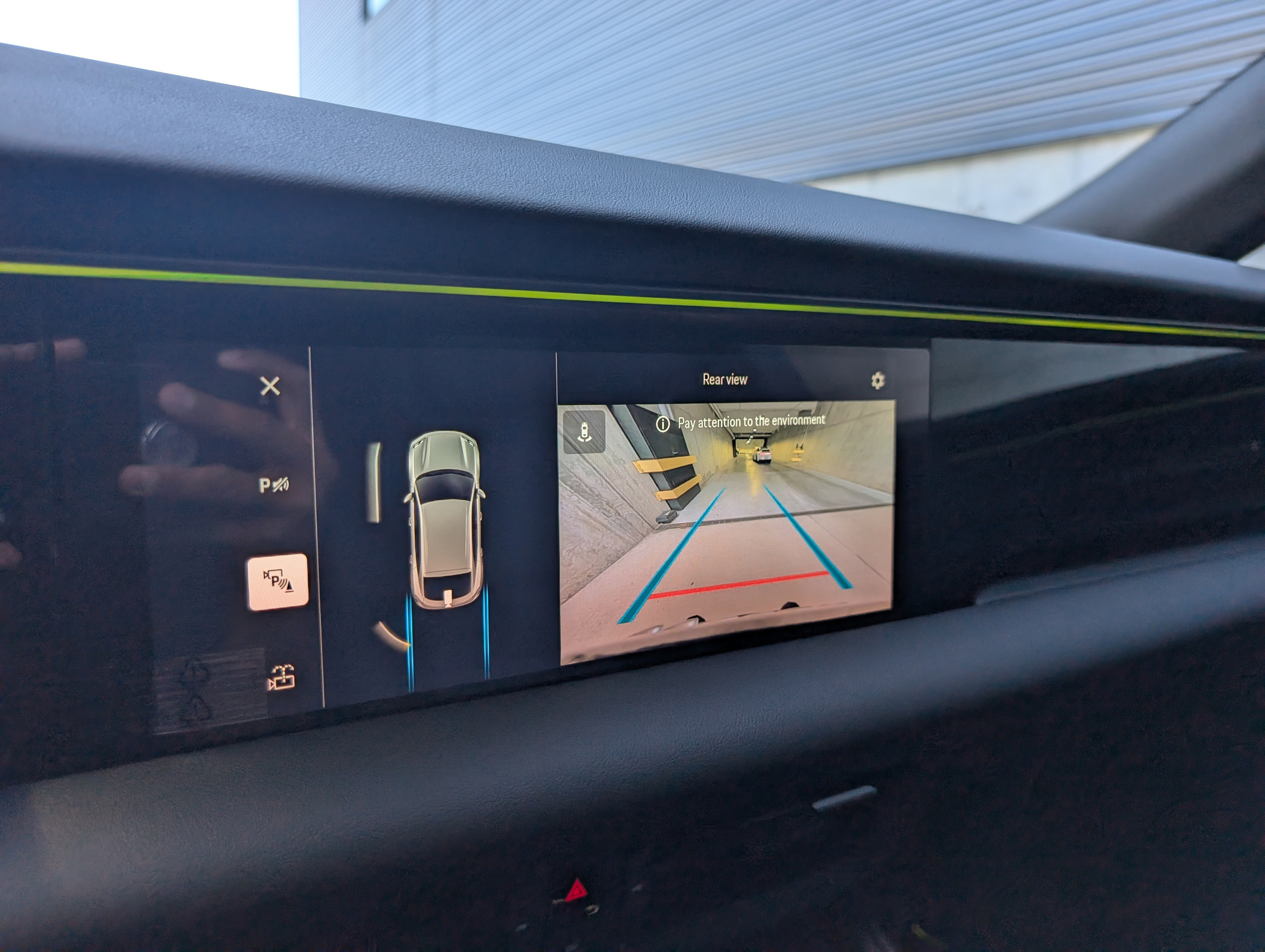 Used 2025 Porsche Macan Electric image 40