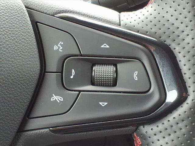 Used 2025 Chevrolet Trax RS image 17