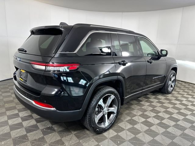 Used 2023 Jeep Grand Cherokee 4WD 4xe image 3