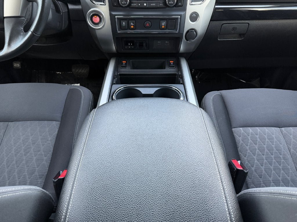 Used 2021 Nissan Titan SV w/ SV Convenience Package RWD image 13