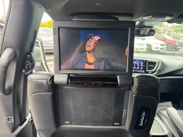 Used 2020 Chrysler Pacifica Touring-L Plus w/ Advanced Safetytec Group FWD image 30