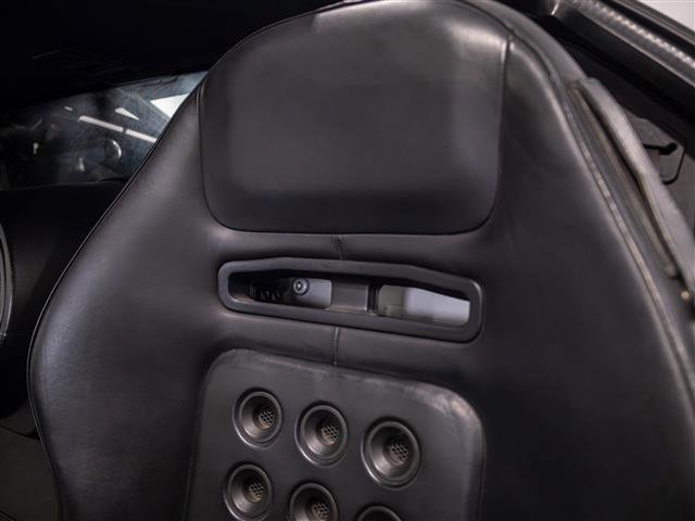 Used 2005 Ford GT image 14