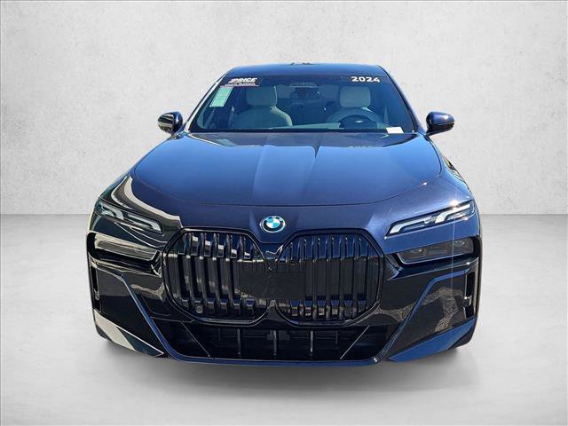 Certified 2024 BMW i7 xDrive60 AWD/4WD image 2