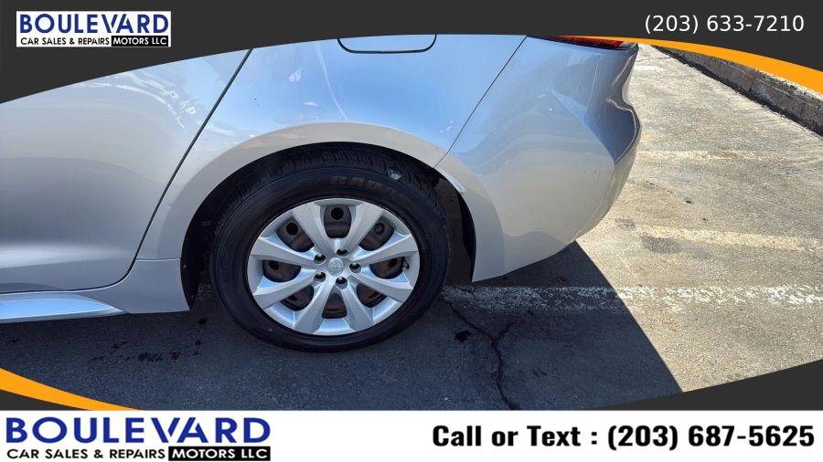 Used 2020 Toyota Corolla LE w/ Carpet Mat Package (TMS) FWD image 9