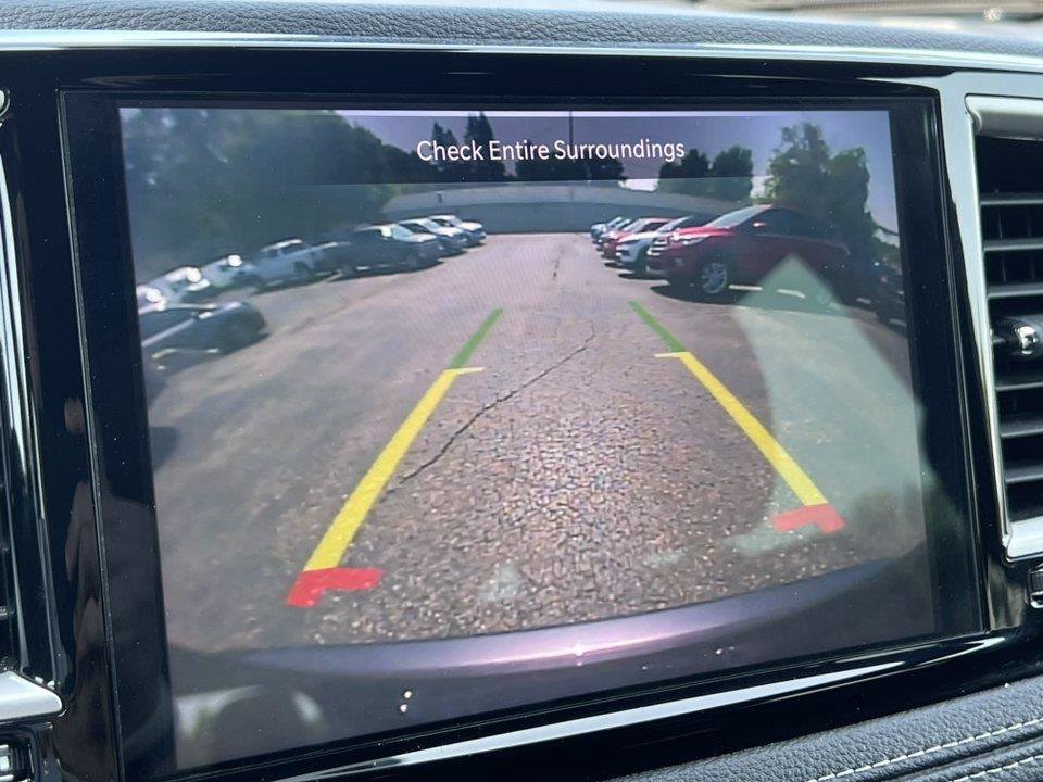 Used 2023 Chrysler Pacifica Touring FWD image 23