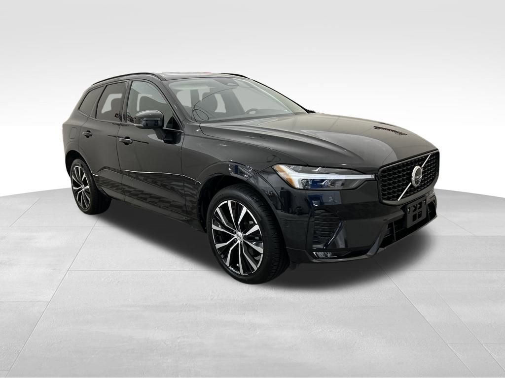 Used 2024 Volvo XC60 B5 Plus AWD/4WD image 6