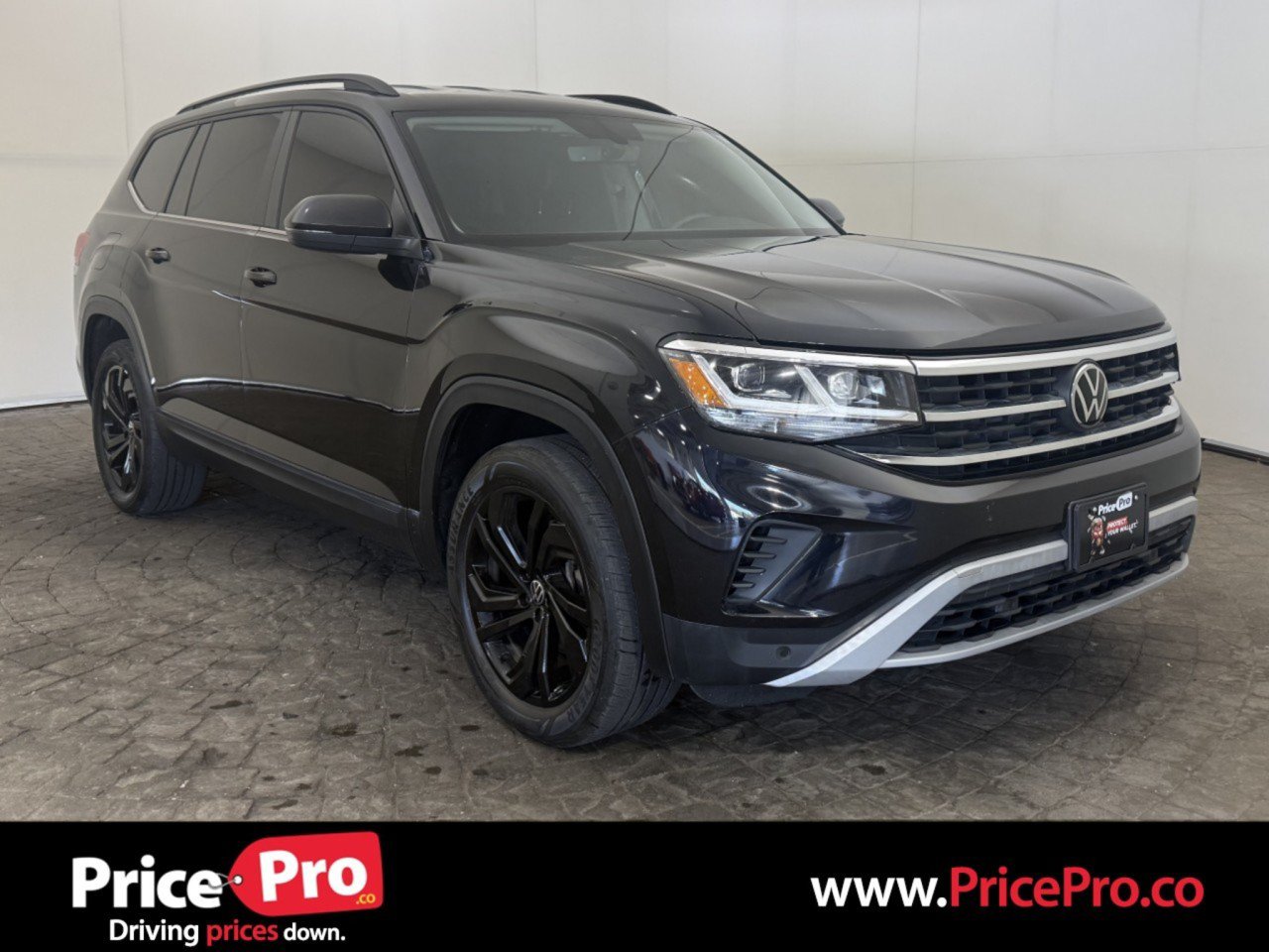 Used 2023 Volkswagen Atlas SE w/ Black Wheel Package AWD/4WD image 1