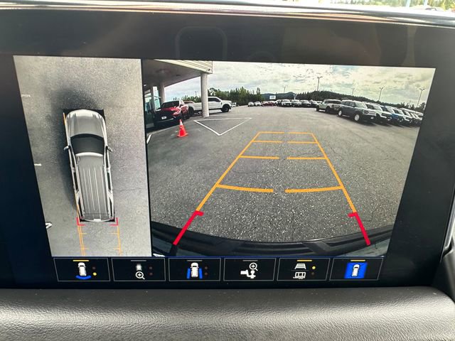 Used 2022 Chevrolet Suburban RST image 17