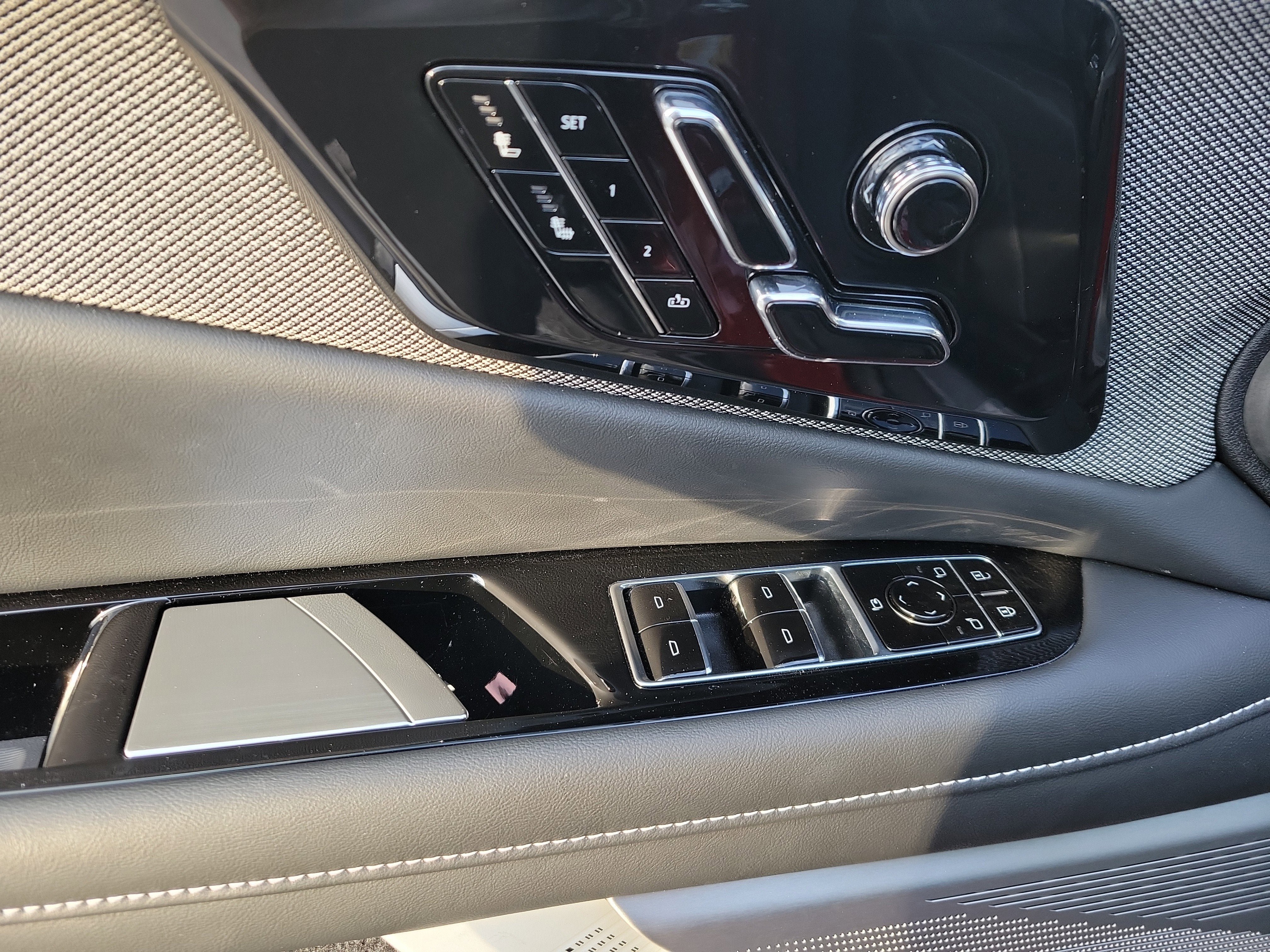 New 2026 Cadillac Optiq Sport 1 w/ LPO, Floor Liner Package AWD/4WD image 18