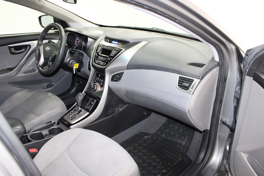 Used 2013 Hyundai Elantra GLS image 24