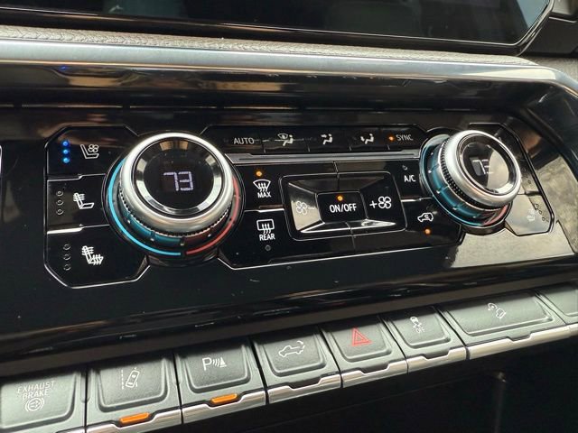 Used 2024 GMC Sierra 3500 Denali w/ Denali Reserve Package image 31