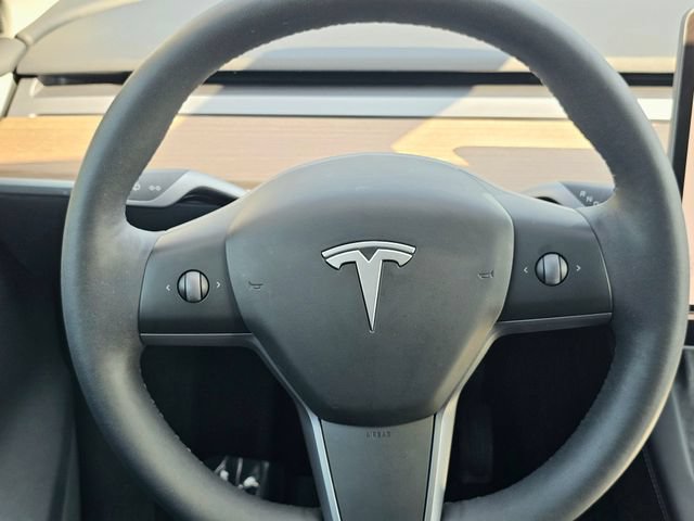 Used 2023 Tesla Model Y Long Range AWD/4WD image 31