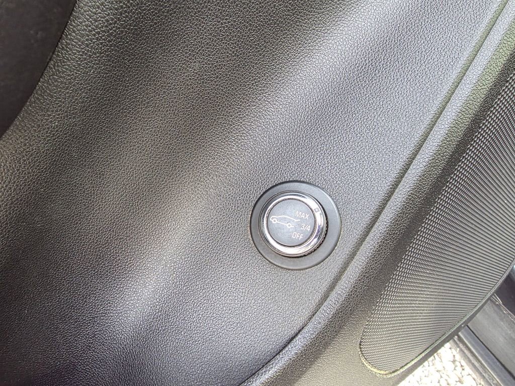 Used 2021 Chevrolet Blazer LT image 12