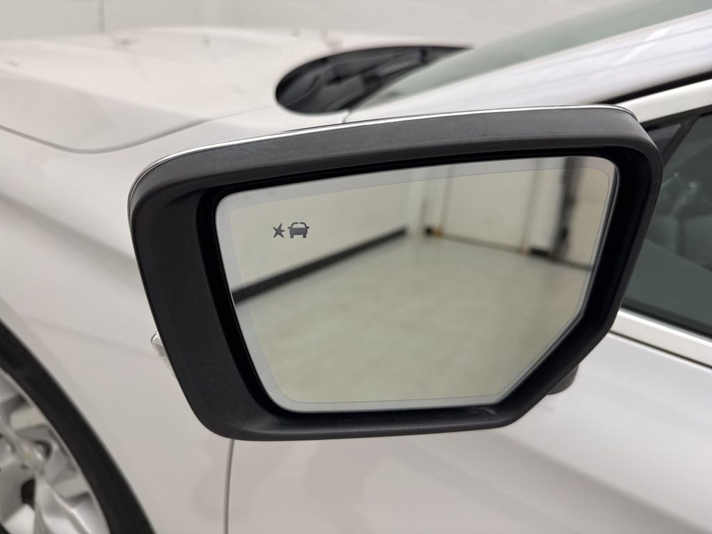 Used 2017 Chevrolet Impala Premier w/ Enhanced Convenience Package image 11