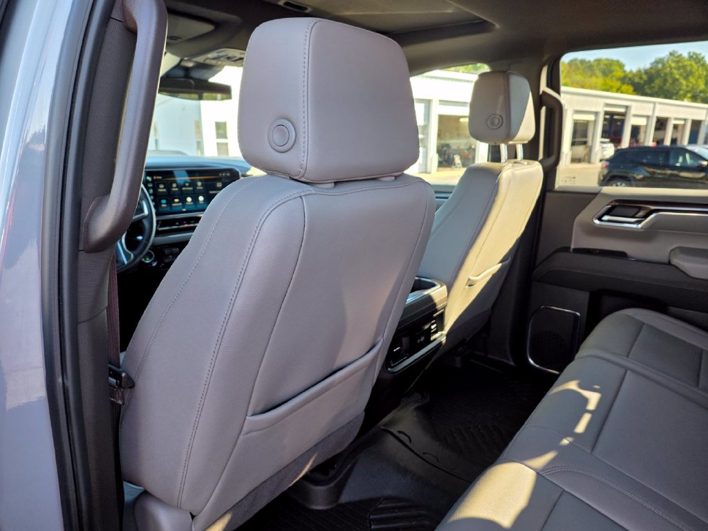 Used 2024 Chevrolet Silverado 1500 LT Trail Boss w/ Convenience Package II AWD/4WD image 29