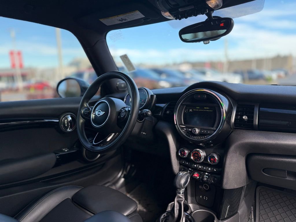 Used 2015 MINI Cooper S image 17