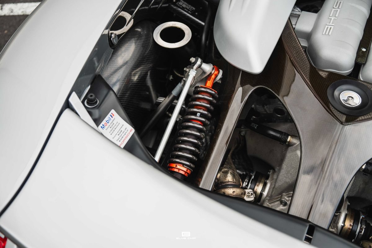 Used 2004 Porsche Carrera GT RWD image 30