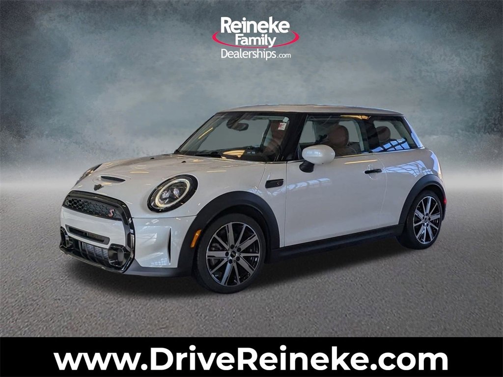 Used 2024 MINI Cooper S image 1