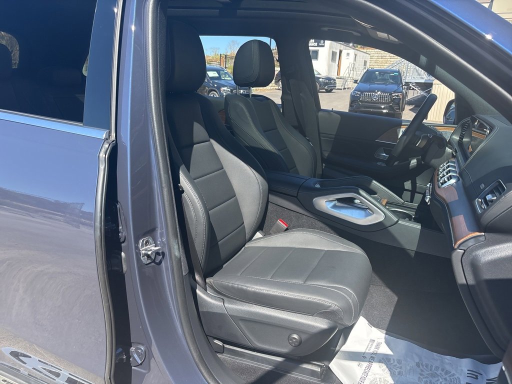 Used 2025 Mercedes-Benz GLS 450 4MATIC image 20