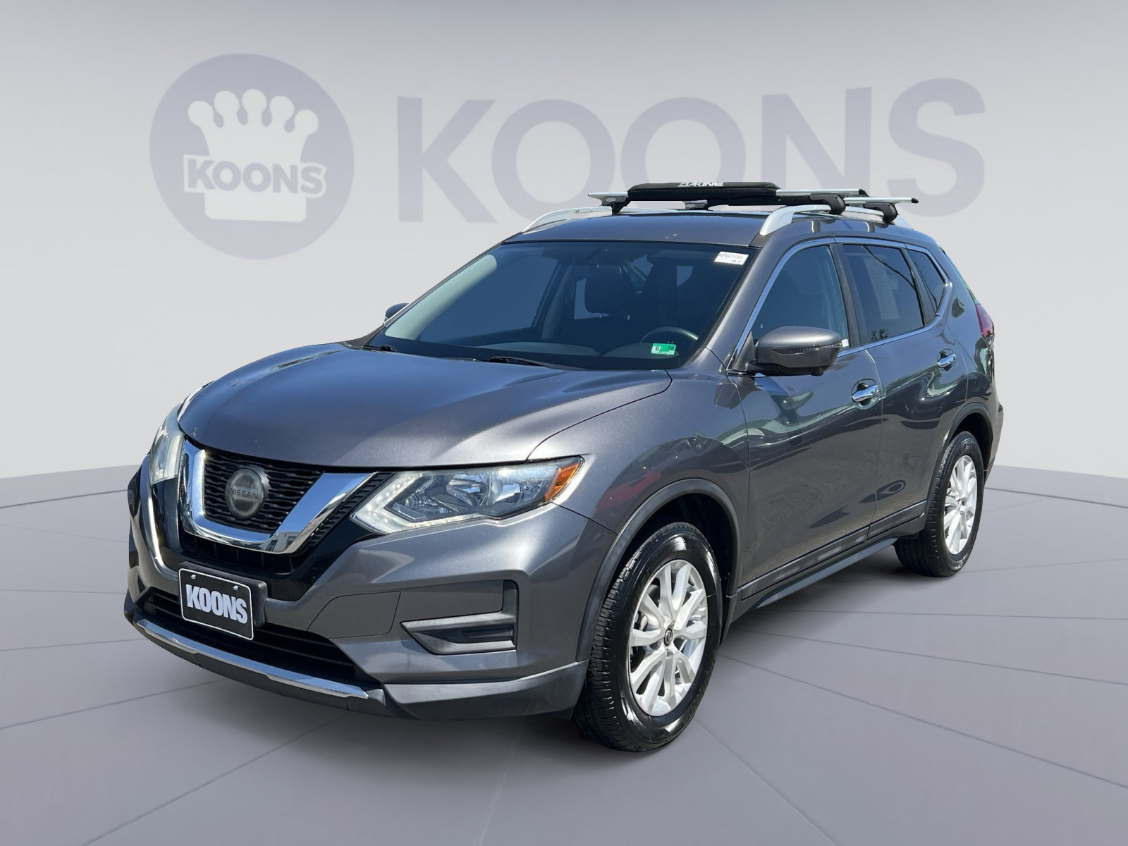 Used 2018 Nissan Rogue SV w/ Premium Package FWD image 1
