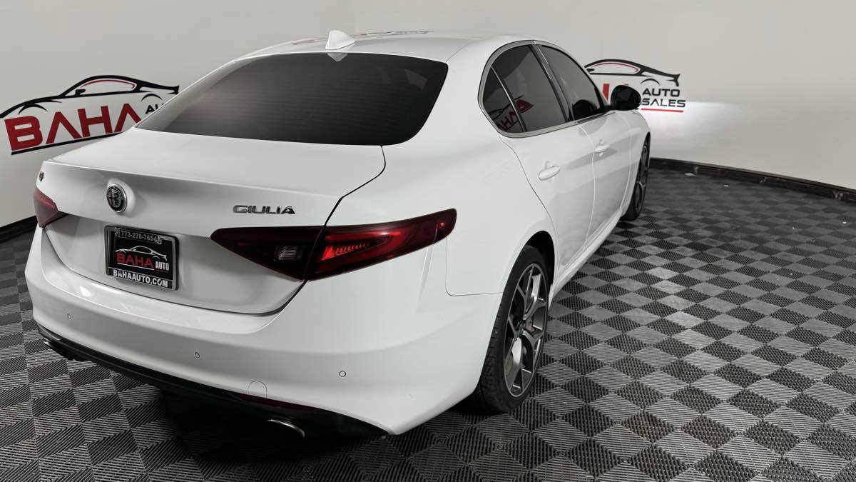 Used 2019 Alfa Romeo Giulia Ti AWD/4WD image 8