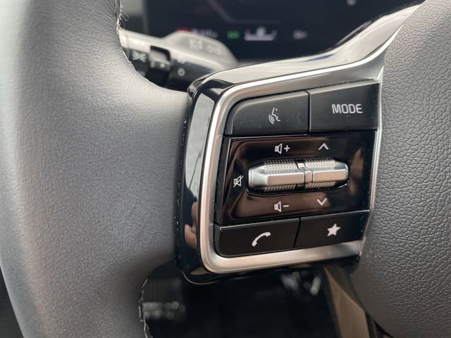 Certified 2025 Kia Sorento SX image 29