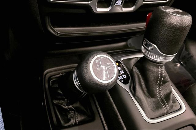 Used 2025 Jeep Wrangler Unlimited Sahara w/ Safety Group image 37