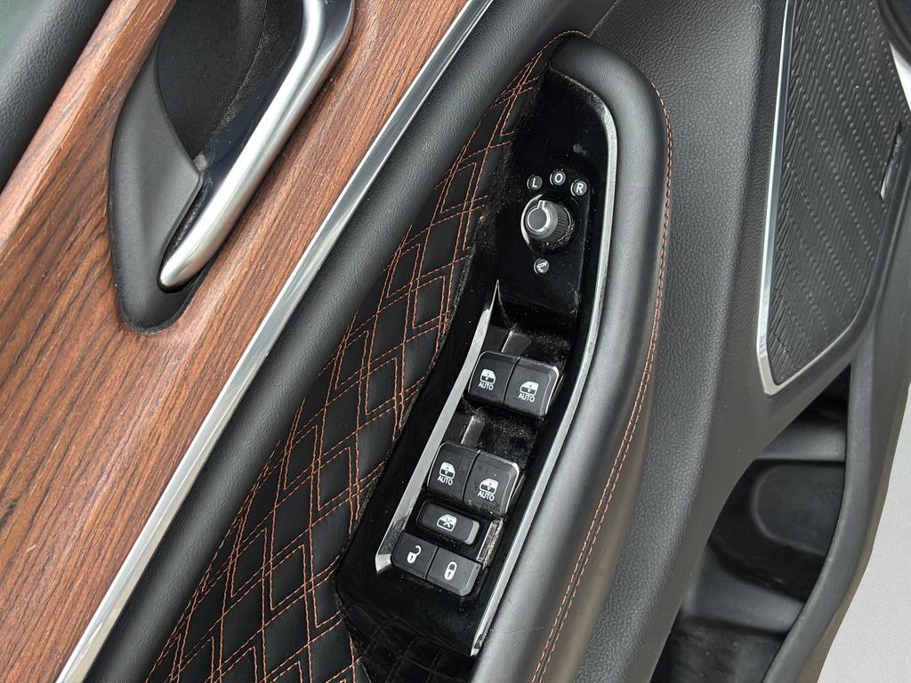 Used 2021 Jeep Grand Cherokee L Summit w/ Luxury Tech Group V image 18