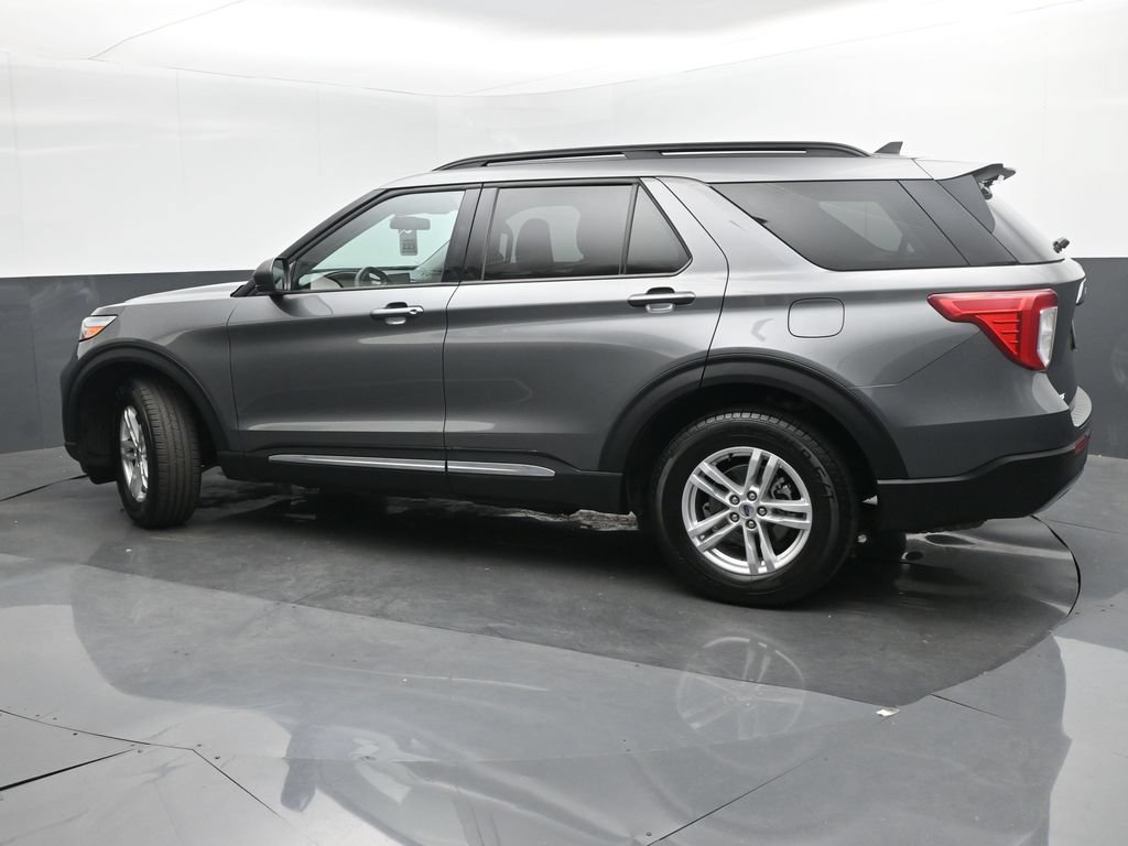 Used 2023 Ford Explorer XLT w/ Equipment Group 202A AWD/4WD image 30