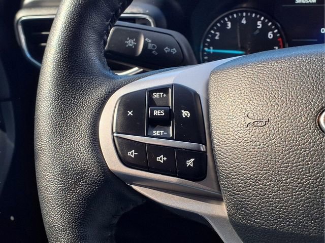 Used 2024 Ford Explorer XLT w/ Equipment Group 202A AWD/4WD image 30