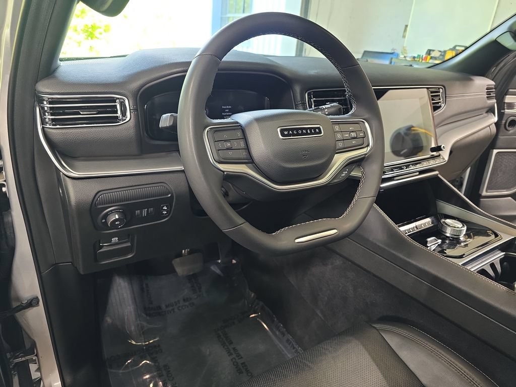 Used 2024 Jeep Wagoneer Series II AWD/4WD image 16