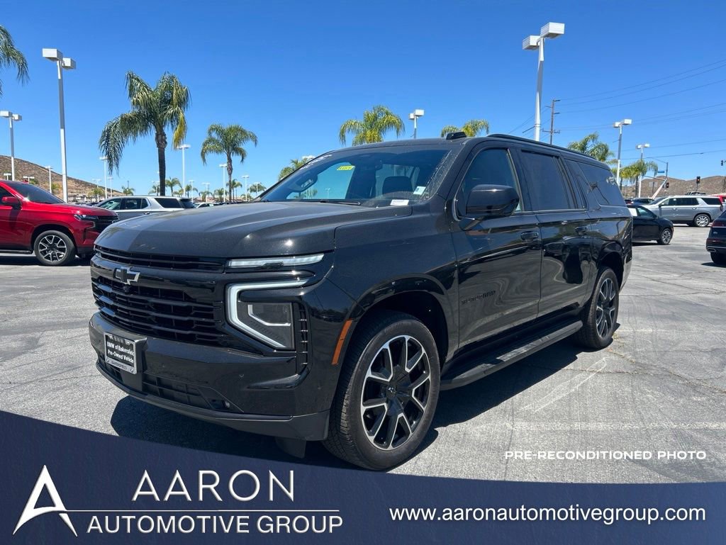 Used 2025 Chevrolet Suburban RST AWD/4WD image 1