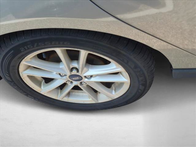 Used 2015 Ford Focus SE FWD image 5