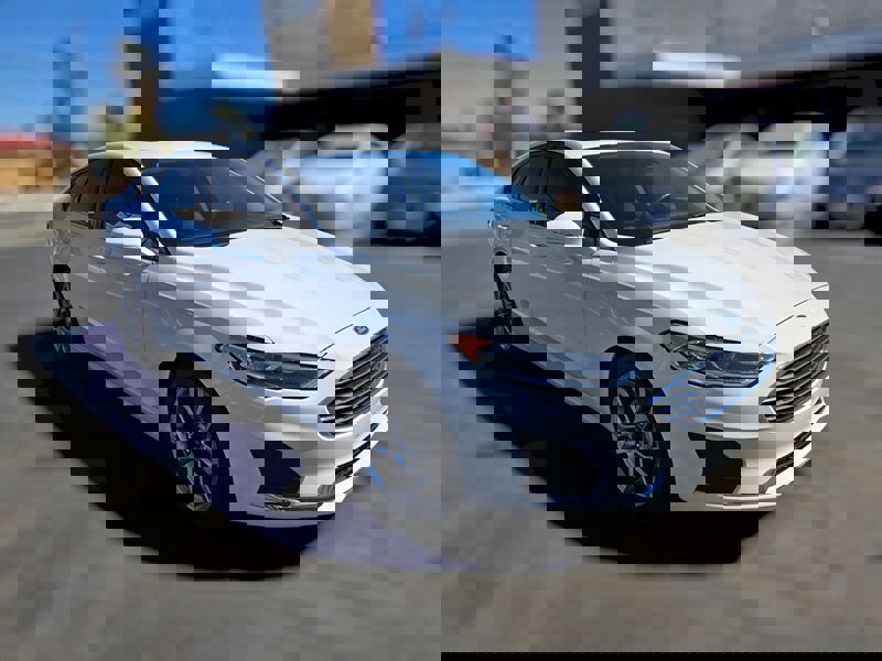 Used 2020 Ford Fusion SEL image 2