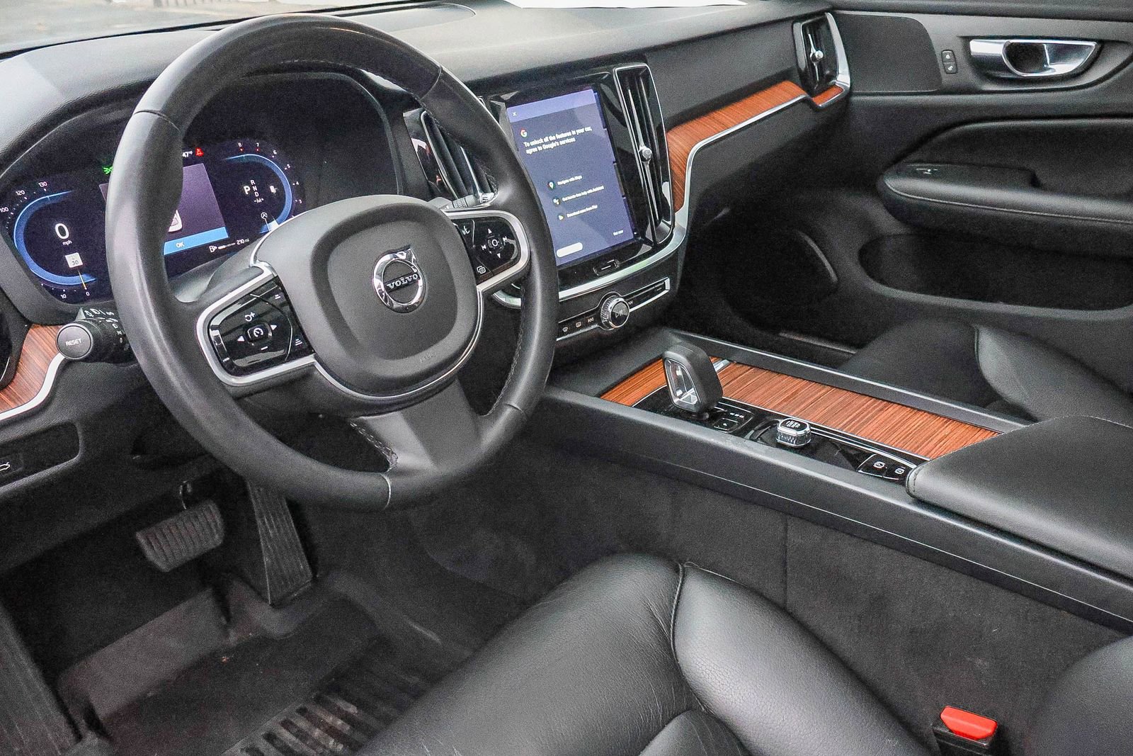 Used 2023 Volvo S60 B5 Plus w/ Protection Package Premier image 28
