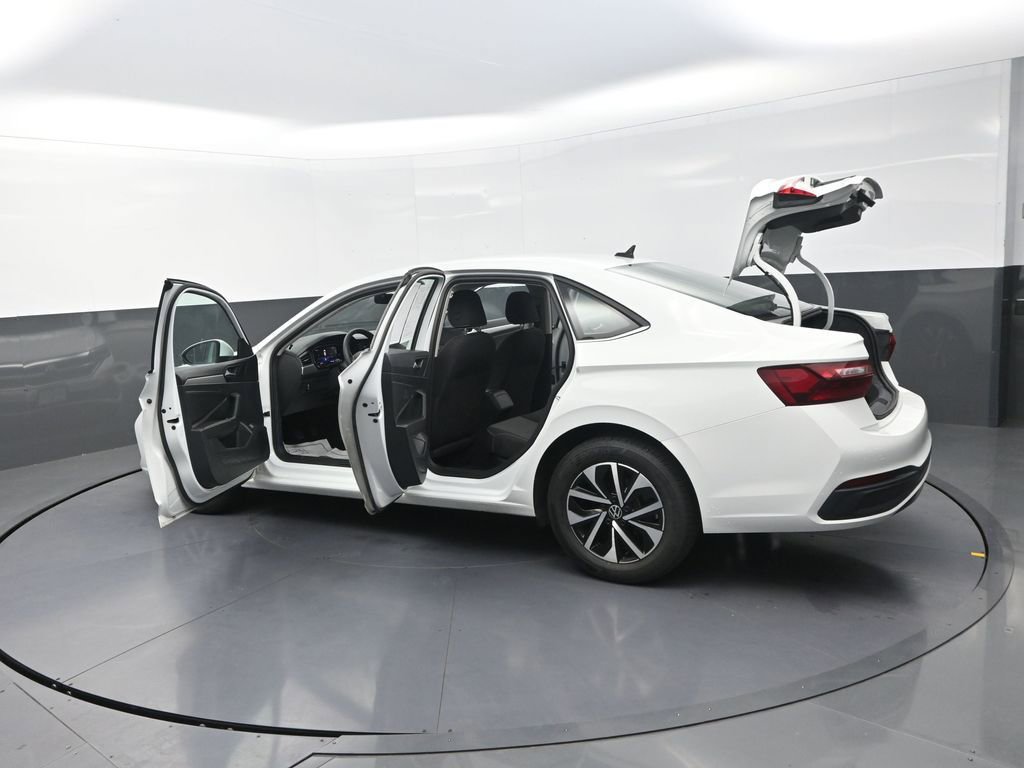 Used 2023 Volkswagen Jetta S image 33