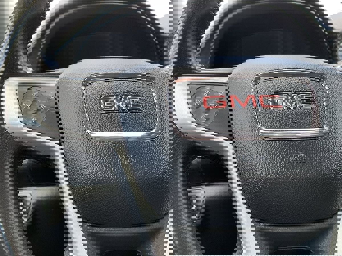 Used 2018 GMC Acadia SLT image 16