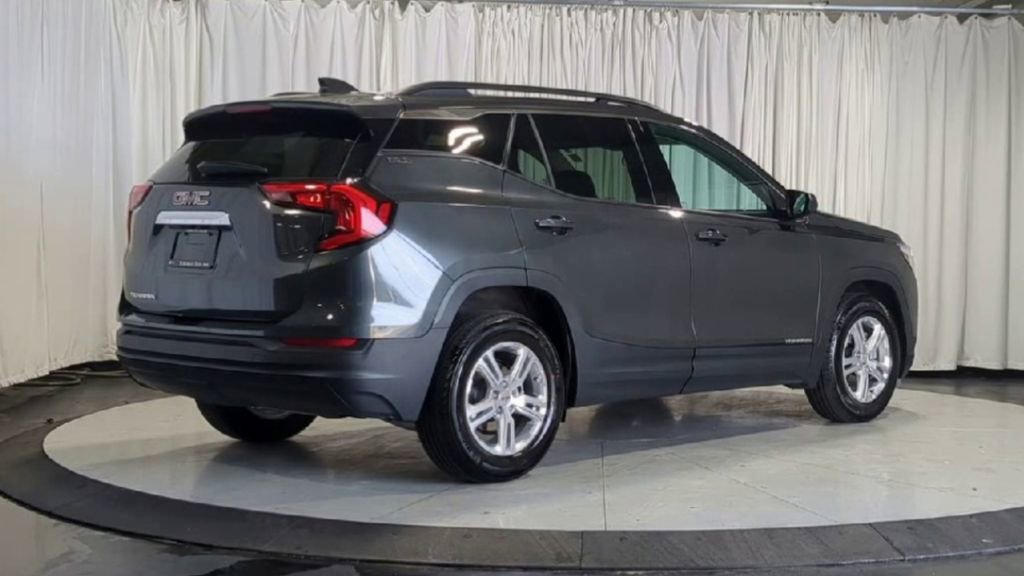 Used 2019 GMC Terrain SLE w/ Driver Convenience Package FWD image 10