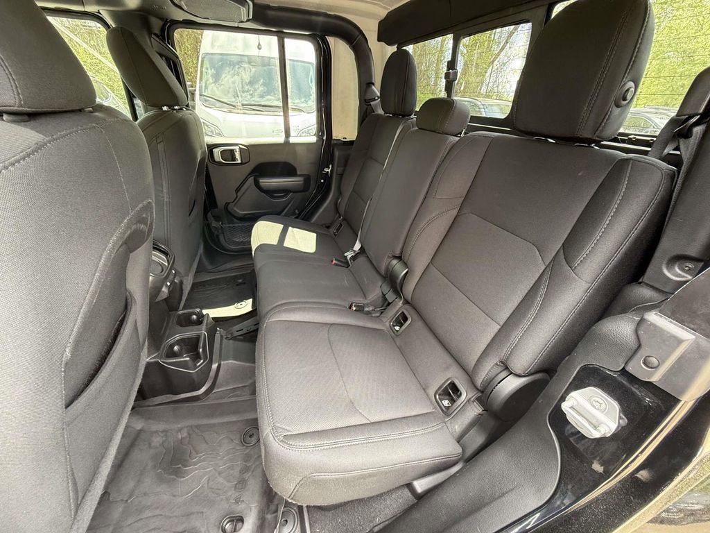 Used 2021 Jeep Gladiator Sport image 13